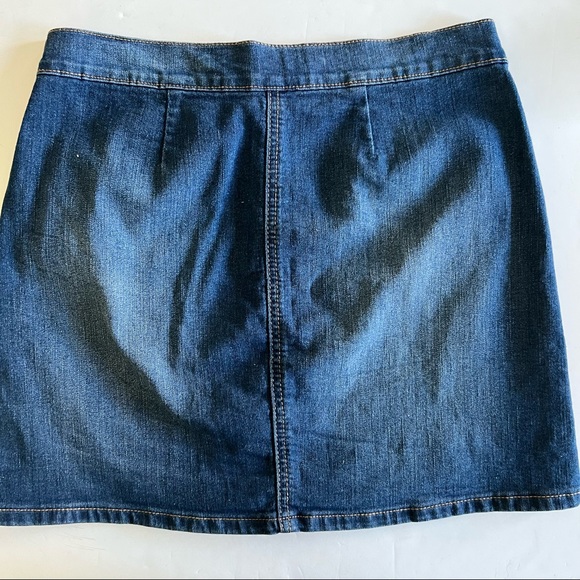 Wax Jean Denim Skirt with Front Button. Size Medium - Picture 3 of 7